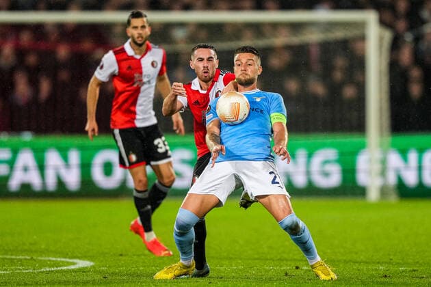 UEFA Europa League: Feyenoord v Lazio Roma Rotterdam - Orkun Kokcu of Feyenoord, Sergej Milinkovic-Savic of Lazio Roma during the match between Feyenoord v Lazio Roma at Stadion Feijenoord De Kuip on 3 November 2022 in Rotterdam, The Netherlands. Copyright: xTomxBodex