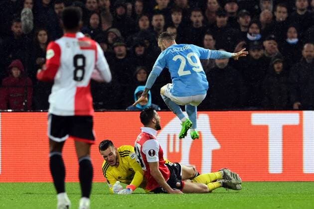 ROTTERDAM lr Feyenoord goalkeeper Justin Bijlow, David Hancko of Feyenoord, Manuel Lazzari or Lazio Roma during the UEFA Europa League Group F match between Feyenoord and Lazio Roma at Feyenoord Stadium de Kuip on November 3, 2022 in Rotterdam, Netherlands ANP OLAF KRAAK UEFA Europa League group F 2022 2023 xVIxANPxSportx xxANPxIVx 457175222 originalFilename: 457175222.jpg