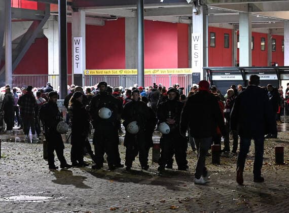 03 11 2022, Cologne, Germany, RheinEnergieStadium, 1 FC Koeln vs OGC Nice UEFA Europa Conference League Group D, police secure the stadium entrance Photo Ralf Treese Cologne RheinEnergieStadium North Rhine Westphalia Germany  521_KOENIZ20221103_007 Treese-521
