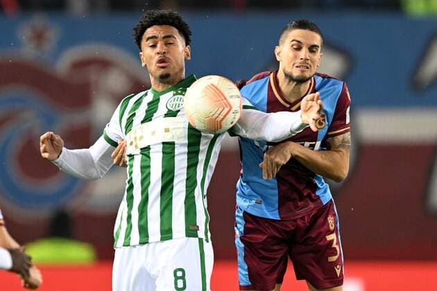 TRABZON lr Ryan Mmaee of Ferencvaros TC, Marc Bartra of Trabzonspor AS during the UEFA Europa League Group H match between Trabzonspor AS and Ferencvaros at Senol Gunes Stadium on November 3, 2022 in Trabzon, Turkey ANP Dutch Height Gerrit van Keulen UEFA Europa League Group H 2022 2023 xVIxANPxSportx xGerritxvanxKeulenxIVx 457175235 originalFilename: 457175235.jpg