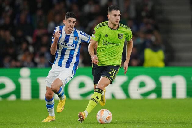 ESP: Real Sociedad and Manchester United, ManU UEFA Europa League, Group C, date 6 Diogo Dalot of Manchester United and Carlos Fernandez of Real Sociedad during the UEFA Europa League match between Real Sociedad and Manchester United, Group C, played at Reale Arena Stadium on November 3, 2022 in San Sebastian, Spain. kpng Copyright: xColasxBuerax xPRESSINx PS_221103_023