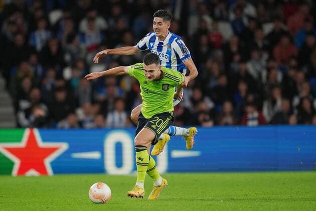 Mandatory Credit: Photo by Bagu Blanco Pressinphoto Shutterstock (13607020bh) Diogo Dalot of Manchester United, ManU and Carlos Fernandez of Real Sociedad Real Sociedad v Manchester United, UEFA Europa League, Group C, date 4. Football, Reale Arena Stadium, San Sebastian, Spain - 3 Nov 2022 Editorial use only Real Sociedad v Manchester United, UEFA Europa League, Group C, date 4. Football, Reale Arena Stadium, San Sebastian, Spain - 3 Nov 2022 Editorial use only  Copyright: xBaguxBlanco Pressinphoto Shutterstockx 13607020bh