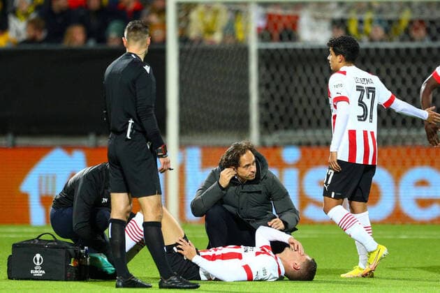 The group stage match in Europe leauge 2022 2023 Bodo Glimt PSV Bodo 20221103 PSV Eindhovens Joey Veerman down with injury during the group stage match in Europe leauge 2022 2023 between Bodo Glimt and PSV Eindhoven Photo Mats Torbergsen NTB Bodo Norway  Copyright: xMatsxTorbergsenx xNTBx EDITORIAL USE ONLY. RESTRICTED USE FOR BETTING COMPANIES