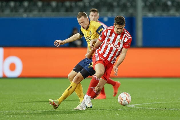 Union s Gustaf Nilsson and Berlin s Rani Khedira fight for the ball during a soccer match between Belgian Royale Union Saint-Gilloise and German Union Berlin, Thursday 03 November 2022 in Leuven, on day 6 6 of the Uefa Europa League group stage. BRUNOxFAHY  x48592429x
