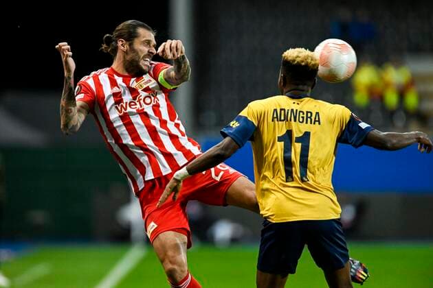 LEUVEN, BELGIUM - NOVEMBER 03 : Trimmel Christopher midfielder of Union Berlin and Adingra Simon defender of Union St-Gilloise pictured in action during UEFA Europa league match between Union St-Gilloise and Union Berlin at the King Power Stadium at den Dreef November 3, 2022 in Leuven, Belgium, 3 11 2022 ( Union ST-Gilloise v Union Berlin PhotoNews Panoramic 