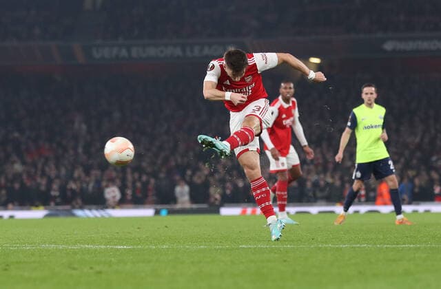 Arsenal gegen FC Zürich 03. November 2022, London UEFA Europa League Gruppenphase Arsenal gegen FC Zürich Kieran Tierney von Arsenal erzielt das erste Tor des Spiels Foto Jacques Feeney Offside London UK  Copyright: xJacquesxFeeneyx xOffsidexOffside