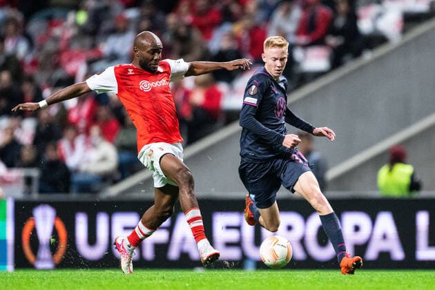 221103 Al Musrati of Braga and Hugo Larsson of Malmö FF during the UEFA Europa League between Braga and Malmö FF on November 3, 2022 in Braga Photo Petter Arvidson BILDBYRAN code PA PA0430 football football soccer fotball uefa europa league braga malmö ff bbeng,  Copyright: PETTERxARVIDSON BB221103PA075