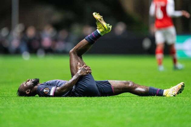 221103 Mohammed Buya Turay of Malmö FF in pain during the UEFA Europa League between Braga and Malmö FF on November 3, 2022 in Braga Photo Petter Arvidson BILDBYRAN code PA PA0430 football football soccer fotball uefa europa league braga malmö ff bbeng injury,  Copyright: PETTERxARVIDSON BB221103PA078