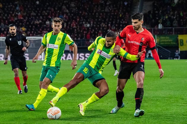 Roberto Rosales (AEK Larnaca) Martin Terrier (Stade Rennais) FOOTBALL : Stade Rennais x AEK Larnaca - Ligue Europa - JournÃ e 6 - 03 11 2022 BaptisteAutissier Panoramic 