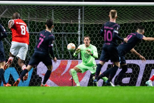 221103 Goalkeeper Johan Dahlin of Malmö FF during the UEFA Europa League between Braga and Malmö FF on November 3, 2022 in Braga Photo Petter Arvidson BILDBYRAN code PA PA0430 football football soccer fotball uefa europa league braga malmö ff bbeng,  Copyright: PETTERxARVIDSON BB221103PA088