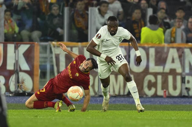 Bernard Tekpetey of PFC Ludogorets and Matias Vina of A.S. Roma during the sixth day of UEFA Europa League Group C match between A.S. Roma and PFC Ludogorets 1945 at Olimpico Stadium on November 3, 2022 in Rome, Italy.  Copyright: xDomenicoxCippitellix xipa-agencyx xLivexMediax 0