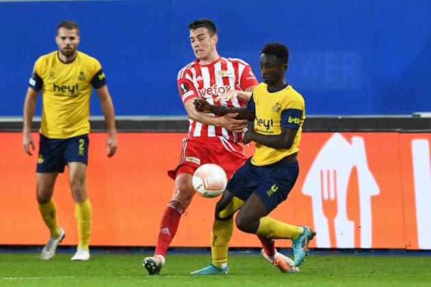 Football, men, season 2022 2023, Europa League group stage, group D, matchday 6 , Royale Union Saint Gilloise 1 FC Union Berlin, v l Bart Nieuwkoop Royale Union Saint Gilloise, 2 , Janik Haberer 1 FC Union Berlin, 19 and Lazare Amani Royale Union Saint Gilloise, 8 in duel , 03 11 2022, Copyright: xSebastianxRäppold MatthiasxKochx