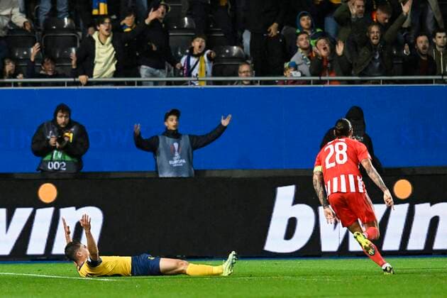 LEUVEN, BELGIUM - NOVEMBER 03 : Vanzeir Dante forward of Union St-Gilloise wants a penalty during UEFA Europa league match between Union St-Gilloise and Union Berlin at the King Power Stadium at den Dreef November 3, 2022 in Leuven, Belgium, 3 11 2022 ( Union ST-Gilloise v Union Berlin PhotoNews Panoramic 