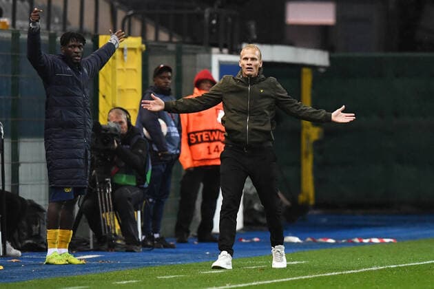 Football, men, 2022 2023 season, Europa League group stage, Group D, matchday 6 , Royale Union Saint Gilloise 1 FC Union Berlin, Karel Geraerts Royale Union Saint Gilloise, coach head coach gestures , 03 11 2022, Copyright: xSebastianxRäppold MatthiasxKochx