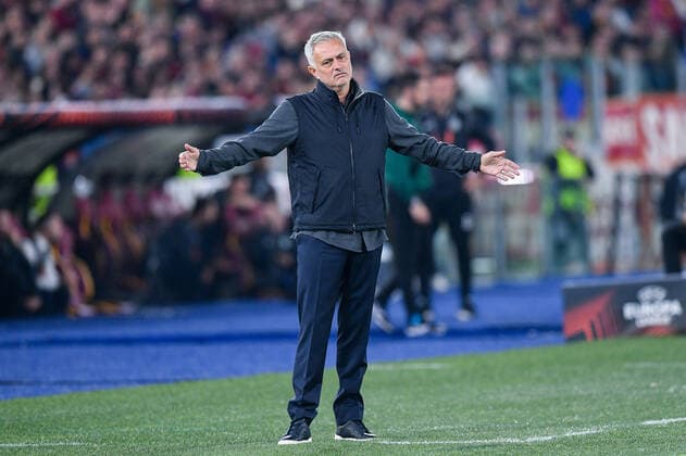 AS Roma v PFC Ludogorets - UEFA Europa League Jose Mourinho of AS Roma gestures during the UEFA Europa League Group C stage match between AS Roma and PFC Ludogorets at Stadio Olimpico, Rome, Italy on 3 November 2022. Rome Rome Italy  Copyright: xGiuseppexMaffiax originalFilename:maffia-asromavp221103_npo4R.jpg