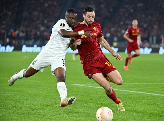 November 3, 2022, ROME: AS Roma s Matias Vina (R) vies for the ball with PFC Ludogorets Bernard Tekpetey during the UEFA Europa League group C soccer match between AS Roma and PFC Ludogorets at Olimpico stadium in Rome, Italy, 03 November 2022. ANSA ETTORE FERRARI. ROME - ZUMAa110 20221103_zaf_a110_024 Copyright: xEttorexFerrarix