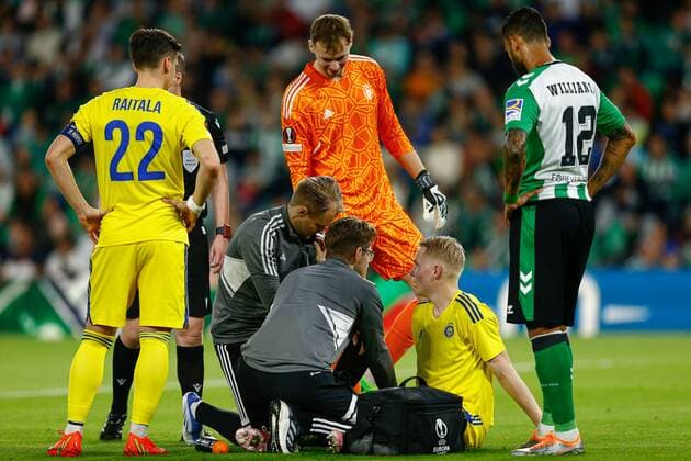 Mandatory Credit: Photo by Pressinphoto Shutterstock (13607381v) Matti Peltola of HJK Helsinki Real Betis v HJK Helsinki, UEFA Europa League, Group C, date 6. Football, Benito Villamarin Stadium, Sevilla, Spain - 03 Nov 2022 Editorial use only Real Betis v HJK Helsinki, UEFA Europa League, Group C, date 6. Football, Benito Villamarin Stadium, Sevilla, Spain - 03 Nov 2022 Editorial use only Copyright: xPressinphoto Shutterstockx 13607381v