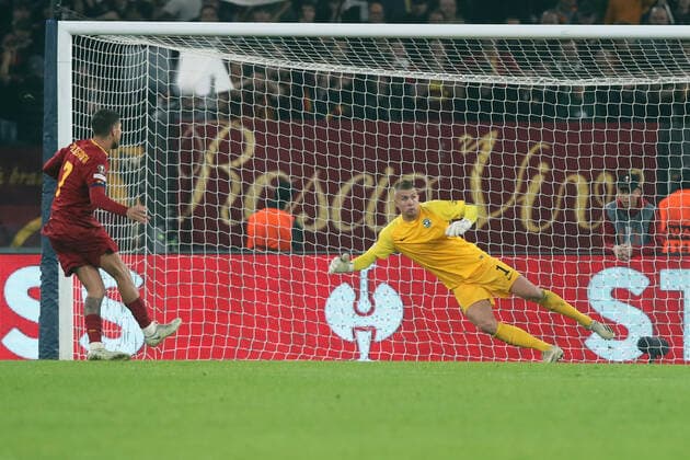 Rome, Italy 03.11.2022: Lorenzo Pellegrini of Roma score goal in penalty 1-1 during the Europe Uefa League 2022-2023 Group C, day 6, football match between AS Roma vs Ludogorets at Olympic Stadium in Rome.  Copyright: xmarcoxiacobuccix xipa-agency.netx xmarcoxiacobuccix 0