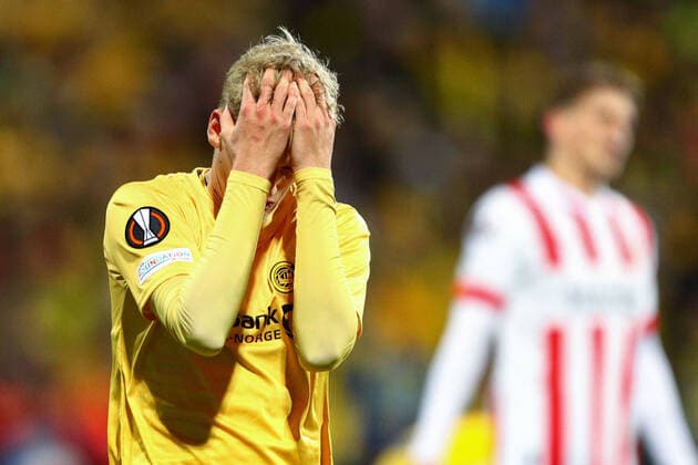 Football, the group stage match in Europe Leauge 2022 2023 Bodo Glimt PSV Bodo 20221103 Bodo Glimts Albert Gronbaek with his hands in front of his face during the group stage match in Europe Leauge 2022 2023 between Bodo Glimt and PSV Eindhoven Photo Mats Torbergsen NTB Bodo Norway  Copyright: xMatsxTorbergsenx xNTBx EDITORIAL USE ONLY. RESTRICTED USE FOR BETTING COMPANIES