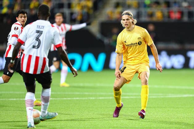 Football, the group stage match in Europe Leauge 2022 2023 Bodo Glimt PSV Bodo 20221103 Bodo Glimts Ulrik Saltnes in action during the group stage match in Europe Leauge 2022 2023 between Bodo Glimt and PSV Eindhoven Photo Mats Torbergsen NTB Bodo Norway  Copyright: xMatsxTorbergsenx xNTBx EDITORIAL USE ONLY. RESTRICTED USE FOR BETTING COMPANIES