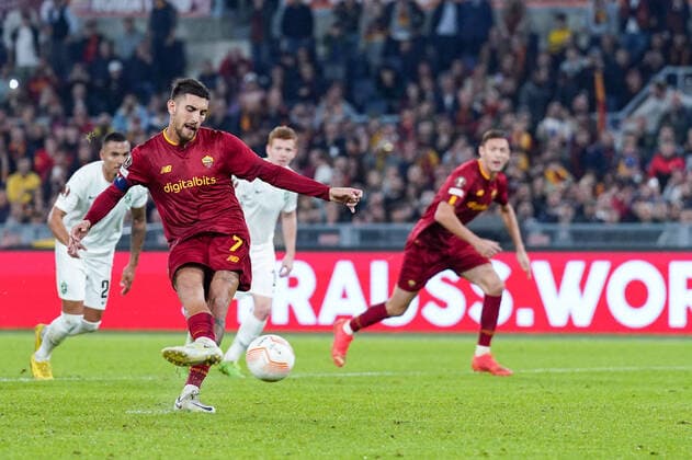 Lorenzo Pellegrini of AS Roma scores first goal during the UEFA Europa League match between Roma and Ludogorets at Stadio Olimpico, Rome, Italy on 3 November 2022. Photo by Giuseppe Maffia. Rome Stadio Olimpico Rome Italy Copyright: xGiuseppexMaffiax SP24-467-020