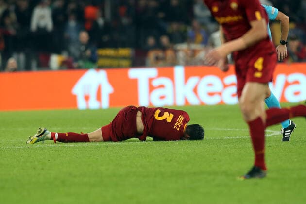 Rome, Italy 03.11.2022: Roger Ibanez of Roma injured during the Europe Uefa League 2022-2023 Group C, day 6, football match between AS Roma vs Ludogorets at Olympic Stadium in Rome.  Copyright: xmarcoxiacobuccix xipa-agency.netx xmarcoxiacobuccix 0