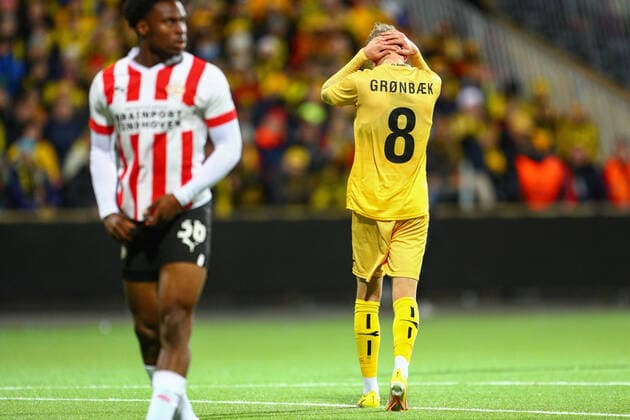 Football, the group stage match in Europe Leauge 2022 2023 Bodo Glimt PSV Bodo 20221103 Bodo Glimts Albert Gronbaek despairs after a failed shot attempt during the group stage match in Europe Leauge 2022 2023 between Bodo Glimt and PSV Eindhoven Photo Mats Torbergsen NTB Bodo Norway  Copyright: xMatsxTorbergsenx xNTBx EDITORIAL USE ONLY. RESTRICTED USE FOR BETTING COMPANIES
