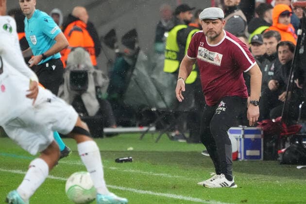 GER, Europa Conference League, Group Stage, Matchday 6, 1 FC Koeln GER vs OGC Nice FRA 03 11 2022, Rheinenergie Stadion, Koeln, GER, Europa Conference League, Group Stage, Matchday 6, 1 FC Koeln GER vs OGC Nice FRA , pictured Steffen Baumgart coach, head coach 1 FC Koeln , tensed up nordphotoxGmBHx xMeuter nph00351