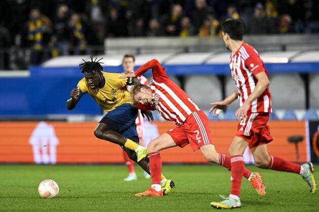 LEUVEN, BELGIUM - NOVEMBER 03 : Boniface Victor forward of Union St-Gilloise battles for the ball with Thorsby Morten midfielder of Union Berlin during UEFA Europa league match between Union St-Gilloise and Union Berlin at the King Power Stadium at den Dreef November 3, 2022 in Leuven, Belgium, 3 11 2022 ( Union ST-Gilloise v Union Berlin PhotoNews Panoramic 