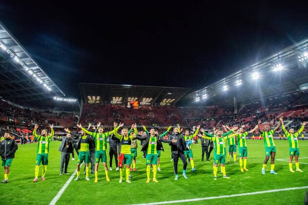 Joie des joueurs du AEK Larnaca FOOTBALL : Stade Rennais x AEK Larnaca - Ligue Europa - JournÃ e 6 - 03 11 2022 BaptisteAutissier Panoramic 