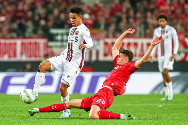 Hicham Boudaoui OGC Nice Nice, 28 in a duel against Eric Martel FC Köln Koeln, 06 , GER, FC Köln Koeln vs OGC Nice Nice, UEFA Conference League 2022 23, group stage, group D, matchday 6, 03 11 2022, GER, FC Köln Koeln vs OGC Nice Nice, UEFA Conference League 2022 23, group stage, group D, matchday 6, 03 11 2022, Photo Eibner Pressefoto Gabriel Boia Köln Koeln Copyright: xEibner-Pressefoto GabrielxBoiax EP_EER
