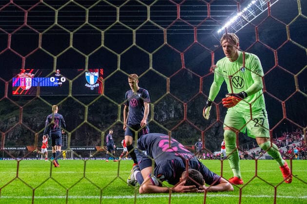 221103 MatÄ?j Chalus, Felix Beijmo and goalkeeper Johan Dahlin of Malmö FF looks dejected after the 1 0 goal during the UEFA Europa League between Braga and Malmö FF on November 3, 2022 in Braga Photo Petter Arvidson BILDBYRAN code PA PA0430 football football soccer fotball uefa europa league braga malmö ff bbeng depp,  Copyright: PETTERxARVIDSON BB221103PA165