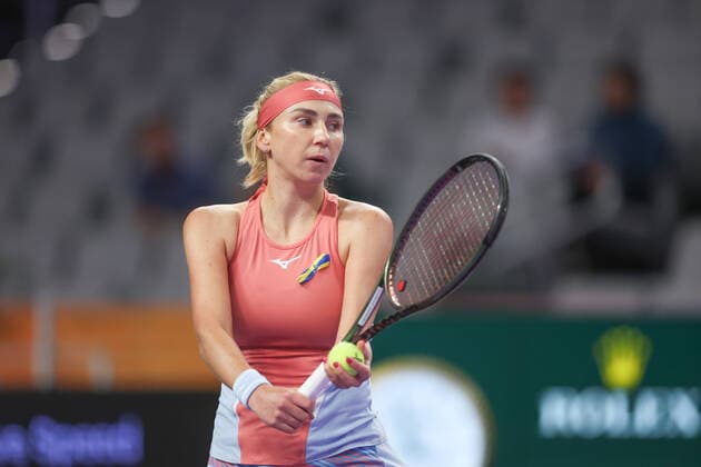 FORT WORTH, TX - NOVEMBER 03: Lyudmyla Kichenok (UKR) serves during the WTA, Tennis Damen Finals on November 3, 2022 at Dickies Arena in Fort Worth, TX. (Photo by George Walker Icon Sportswire) TENNIS: NOV 03 WTA Finals Icon22110312