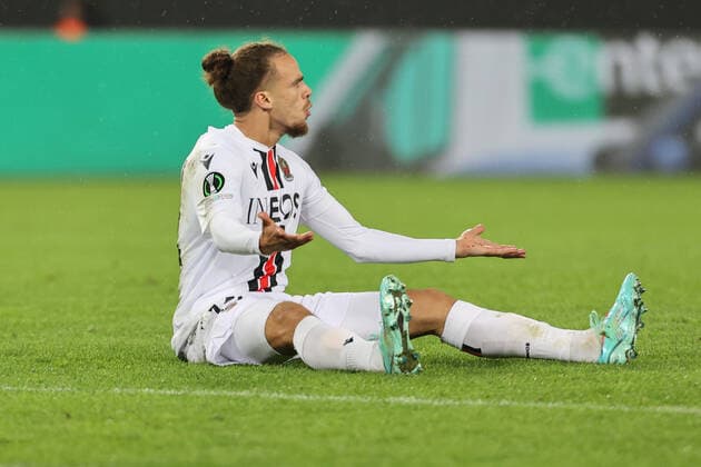 Billal Brahimi Nice sits on the lawn , Conference League, Cologne, Germany, 06 10 2022, 1 FC Cologne OGC Nice.