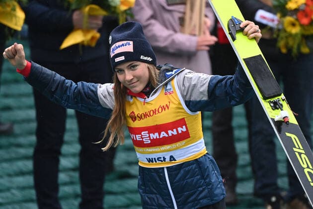 Ski jumping, Skispringen, Ski, nordisch - FIS WC Wisla WISLA,POLAND,05.NOV.22 - NORDIC SKIING, SKI JUMPING - FIS World Cup, large hill, ladies, award ceremony. Image shows the rejoicing of Sara Marita Kramer (AUT).  GEPAxpictures xWrofoto xPiotrxHawalej