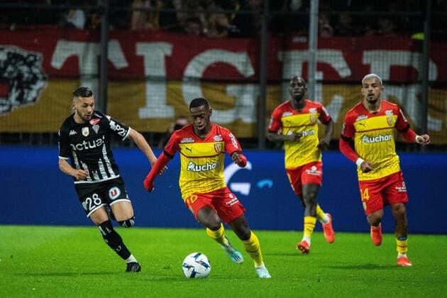 Farid El Melali (SCO ANGERS) David Costa (RC Lens) FOOTBALL : Angers SCO vs RC Lens - Ligue 1 - Journee 14 - 05 11 2022 BaptisteAutissier Panoramic 