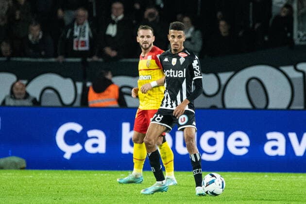 Azz-Eddine Ounahi (Angers SCO) FOOTBALL : Angers SCO vs RC Lens - Ligue 1 - Journee 14 - 05 11 2022 BaptisteAutissier Panoramic 