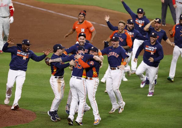 Sport Themen der Woche KW44 Baseball, MLB, Houston Astros gewinnen World Series The Houston Astros celebrate after defeating the Philadelphia Phillies 4-1 during game six of the 2022 World Series at Minute Maid Park in Houston on Saturday, November 5, 2022.  HOU20221105148 JOHNxANGELILLO