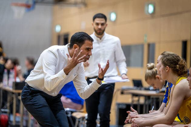 Basketball Berlin 05 11 2022 Season 2022 2023 1 Bundesliga DBBL Alba Berlin inexio Royals Saarlouis Cristo Cabrera Alba, coach