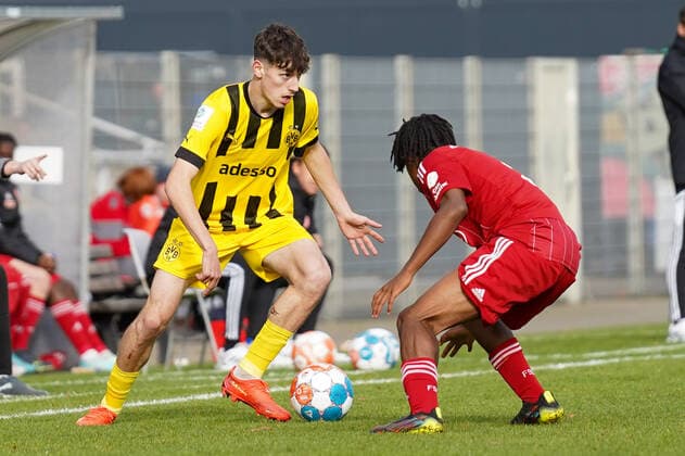 Sunday, 06 11 2022 Season 2022 2023 8 Matchday A Junior Bundesliga, U19 Bundesliga at Paul Janes Stadion, Düsseldorf, Germany Fortuna Düsseldorf 95 U19 BV Borussia Dortmund U19 Noa Gabriel Simic Borussia Dortmund U19 7