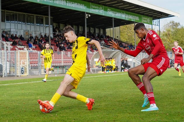 Sunday, 06 11 2022 Season 2022 2023 8 Matchday A Junior Bundesliga, U19 Bundesliga at Paul Janes Stadion, Düsseldorf, Germany Fortuna Düsseldorf 95 U19 BV Borussia Dortmund U19 Noa Gabriel Simic Borussia Dortmund U19 7