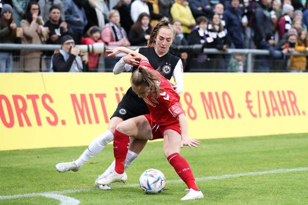 Gavric Andrea, FC Koeln, 18 ,Kleinherne Sophia, Eintracht Frankfurt, 4 , GER, Eintracht Frankfurt vs FC Koeln,Football, Women, Bundesliga,Matchday 7,Season 2022 2023, 06 11 2022, DFL DFBB REGULATIONS PROBHIT ANY USE OF PHOTOGRAPHERS as IMAGE SEQUENCES and or QUASI VIDEO , GER, Eintracht Frankfurt vs FC Koeln,Football, Women, Bundesliga,7 Spieltag,Spielzeit 2022 2023, 06 11 2022, Frankfurt Copyright: xEibner-Pressefoto UlrichxScherbaumx EP_EER
