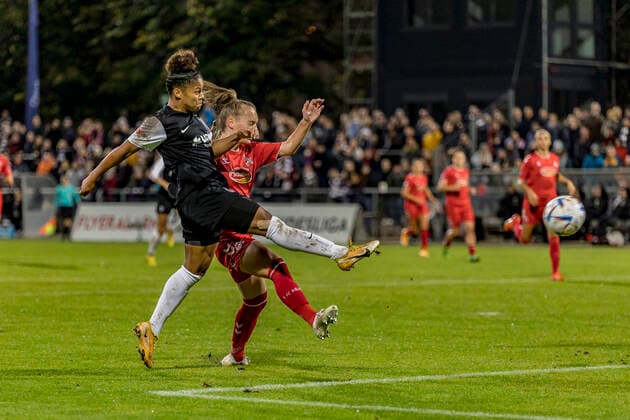 Flyeralarm Womens Bundesliga Eintracht Frankfurt 1 FC Cologne, Stadion am Brentanobad, Frankfurt, 06 11 2022 Shekiera Martinez Eintracht Frankfurt 9 , Eintracht Frankfurt 1 FC Cologne, Frankfurt, Stadion am Brentanobad, 6 11 2022 Copyright: xBEAUTIFULxSPORTS Gawlikx