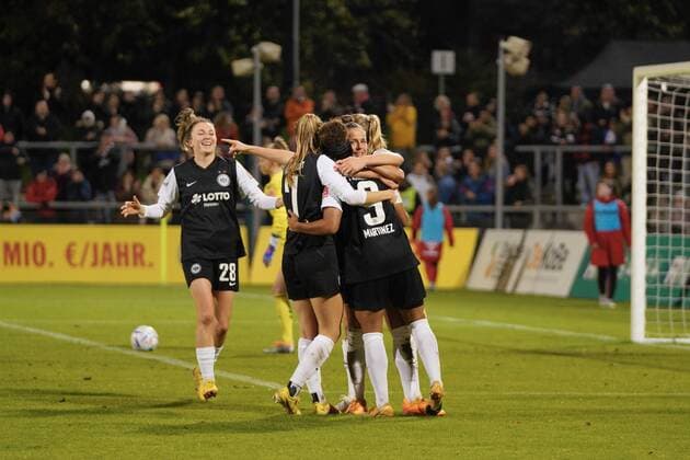 Flyeralarm Frauenbundesliga - Eintracht Frankfurt v 1.FC Koeln Laura Feiersinger ( 27 Frankfurt ) , Barbara Dunst ( 28 Frankfurt ) , Shekiera Martinez ( 9 Frankfurt ) , Laura Freigang ( 10 Frankfurt ) during the Flyeralarm Frauenbundesliga game between Eintracht Frankfurt and 1. FC Koeln at Stadion am Brentanobad in Frankfurt, GERMANY. Julia Kneissl SPP Copyright: xJuliaxKneissl SPPx julia_christin_kneissl_sports_press_photo_174098