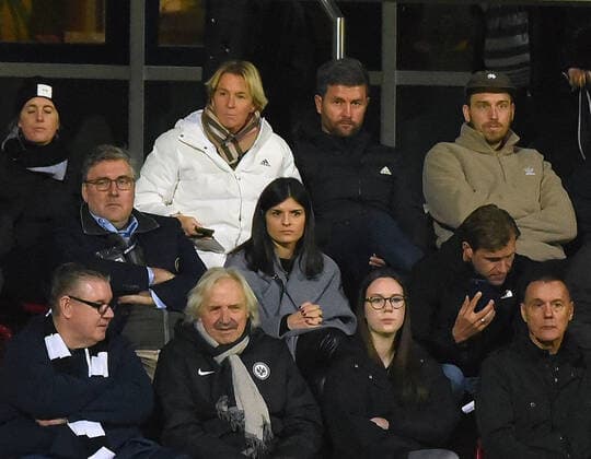 06 11 2022, xhbx, football 1 Bundesliga women, Eintracht Frankfurt women 1 FC Koeln emspor, f l Axel Hellmann Eintracht Frankfurt , Martina Voss Tecklenburg, Sports Director Markus Krösche Eintracht Frankfurt DFL DFB REGULATES PROHIBIT ANY USE OF PHOTOGRAPHS as IMAGE SEQUENCES and or QUASI VIDEO Frankfurt am Main