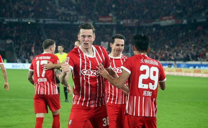 Sport Themen der Woche KW44 Sport Bilder des Tages 06.11.22 SC Freiburg - 1. FC Köln Deutschland, Freiburg, 06.11.2022, Fussball, Bundesliga, SC Freiburg - 1. FC Köln: v.l. Michael Gregoritsch, Wooyeong Jeong (beide SC Freiburg); Jubel Tor 1:0 Jeong. *** 06 11 22 SC Freiburg 1 FC Köln Germany, Freiburg, 06 11 2022, football, Bundesliga, SC Freiburg 1 FC Köln v l Michael Gregoritsch, Wooyeong Jeong both SC Freiburg cheer goal 1 0 Jeong