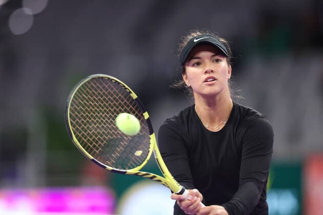 FORT WORTH, TX - NOVEMBER 06: Desirae Krawczyk (USA) hits a backhand during the WTA, Tennis Damen Finals on November 6, 2022 at Dickies Arena in Fort Worth, TX. (Photo by George Walker Icon Sportswire) TENNIS: NOV 06 WTA Finals Icon22110683