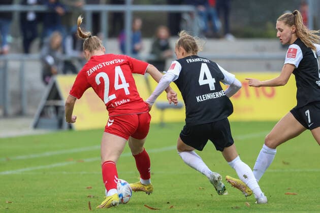 Zawistowska Weronika, FC Koeln, 24 ,Kleinherne Sophia, Eintracht Frankfurt, 4 , GER, Eintracht Frankfurt vs FC Koeln,Football, Women, Bundesliga,Matchday 7,Season 2022 2023, 06 11 2022, DFL DFBB REGULATIONS PROBHIT ANY USE OF PHOTOGRAPHERS as IMAGE SEQUENCES and or QUASI VIDEO , GER, Eintracht Frankfurt vs FC Koeln,Football, Women, Bundesliga,7 Spieltag,Spielzeit 2022 2023, 06 11 2022, Frankfurt Copyright: xEibner-Pressefoto UlrichxScherbax EP_EER