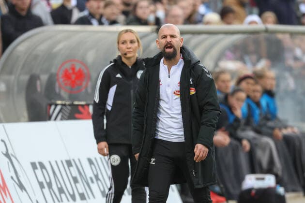 Glass Sascha, Coach FC Koeln , GER, Eintracht Frankfurt vs FC Koeln,Football, Women, Bundesliga,7 Spieltag,Spielzeit 2022 2023, 06 11 2022, DFL DFBB REGULATIONS PROBHIT ANY USE OF PHOTOGRAPHERS as IMAGE SEQUENCES and or QUASI VIDEO , GER, Eintracht Frankfurt vs FC Koeln,Football, Women, Bundesliga,7 Spieltag,Spielzeit 2022 2023, 06 11 2022, Frankfurt Copyright: xEibner-Pressefoto UlrichxScherbax EP_EER