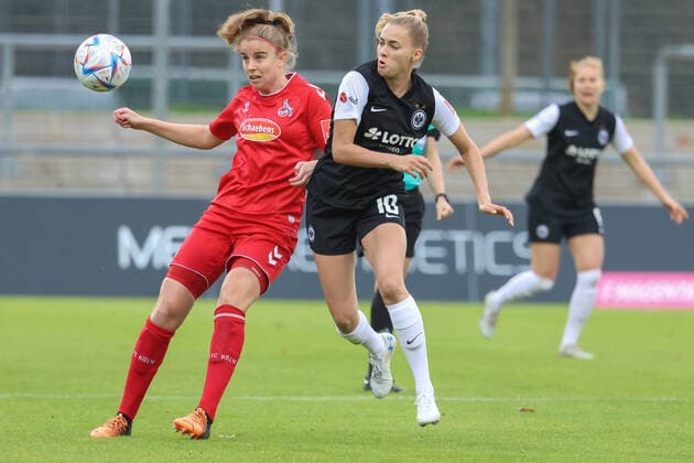 Puntigam Sarah, FC Koeln, 17 ,Freigang Laura, Eintracht Frankfurt, 10 , GER, Eintracht Frankfurt vs FC Koeln,Football, Women, Bundesliga,Matchday 7,Season 2022 2023, 06 11 2022, DFL DFBB REGULATIONS PROBHIT ANY USE OF PHOTOGRAPHERS as IMAGE SEQUENCES and or QUASI VIDEO , GER, Eintracht Frankfurt vs FC Koeln,Football, Women, Bundesliga,7 Spieltag,Spielzeit 2022 2023, 06 11 2022, Frankfurt Copyright: xEibner-Pressefoto UlrichxScherbax EP_EER